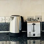 Spacious Flat In Streatham