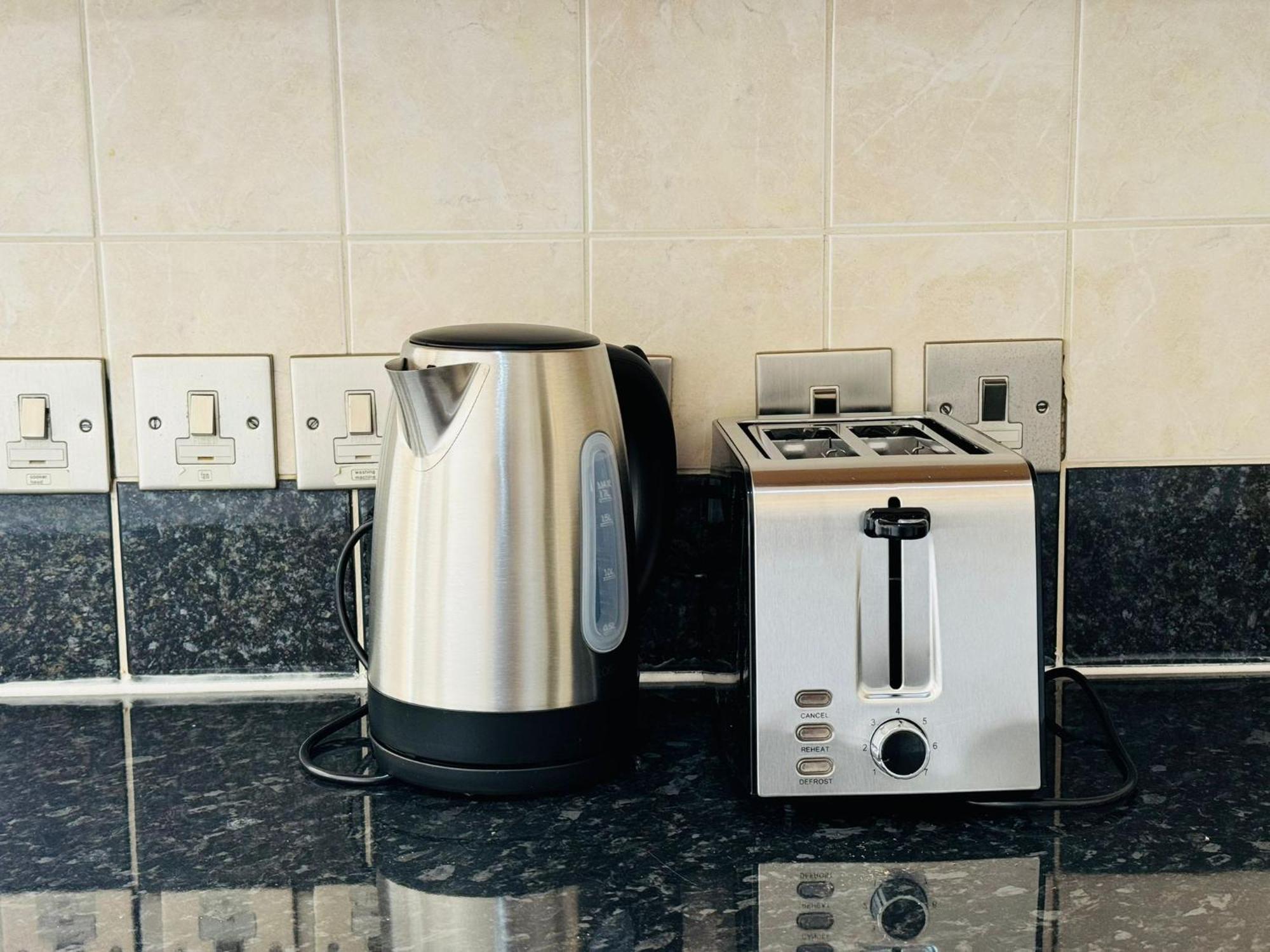 Spacious Flat In Streatham Londra